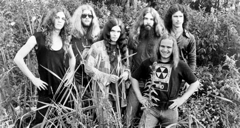 The Lynyrd Skynyrd Plane Crash Inside The 1977 Tragedy