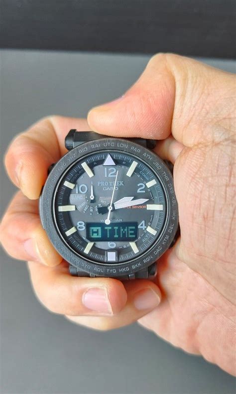 Rare Casio Protrek PRG 650YBE 3JR Solar Triple Sensor Neon