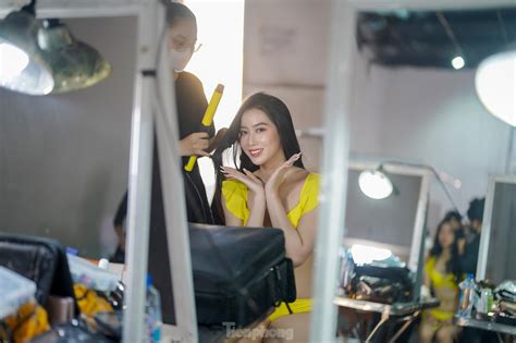 Ảnh hậu trường buổi chụp bikini của thí sinh Hoa hậu Việt Nam