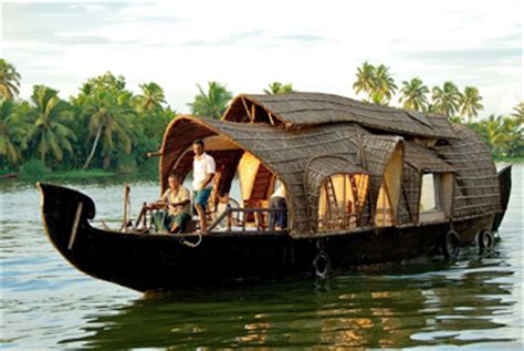 Kochi Backwaters | Things to do in Cochin