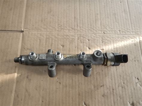 ZAWOR CZUJNIK REGULATOR CISNIENIA PALIWA VW AUDI 3 0TDI 057130764AE