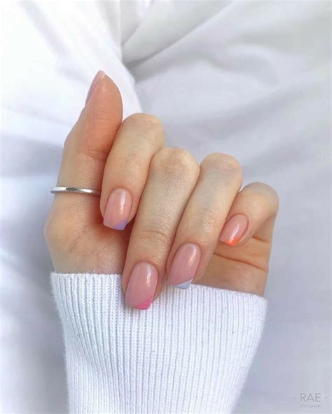 Pin By Jas Wilks On Beauty Nude Nail Designs Minimalist Nails Cute Acrylic Nails