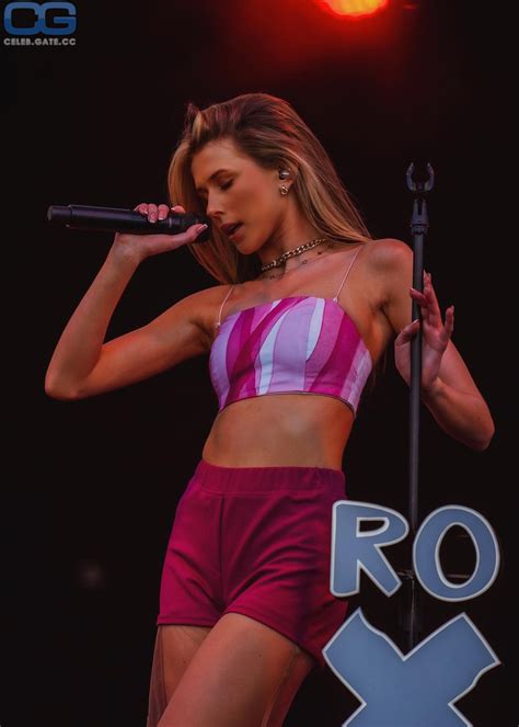 Roksana Wegiel Nude Pictures Onlyfans Leaks Playboy Photos Sex Scene Uncensored