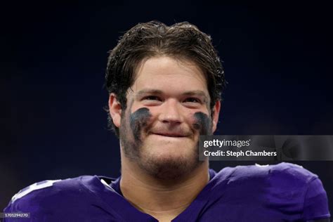 Roger Rosengarten of the Washington Huskies looks on during the game ...