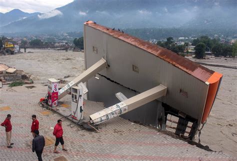 Evacuation Of Stranded Tourists Begins In Flood Ravaged Himachal