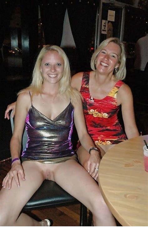 תמונות סקס של בחורות שמראות מה יש להן מתחת לחצאית SEX co il