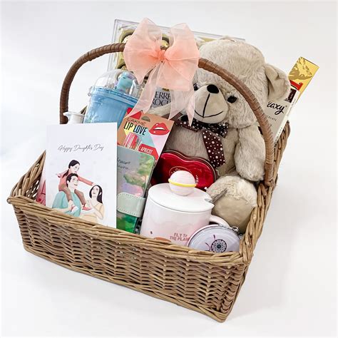 Buysend Daughters Day T Hamper Online Angroos