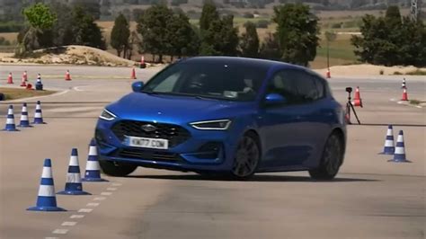 Watch Ford Focus Handle The Moose Test Competently