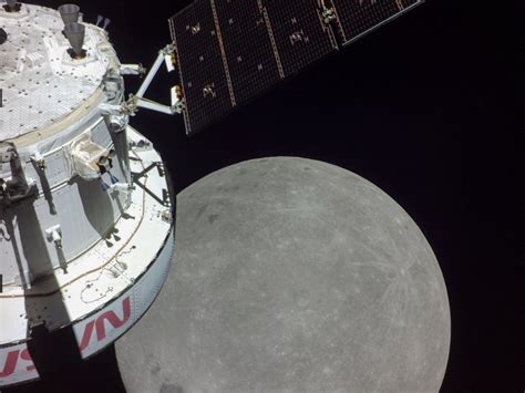 La impresionante vista de la Luna y la Tierra desde la nave Orión de