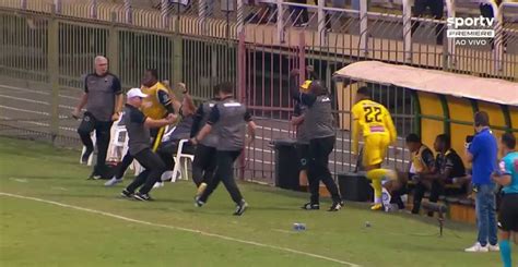 Após gol técnico do Volta Redonda provoca jogador do próprio time que