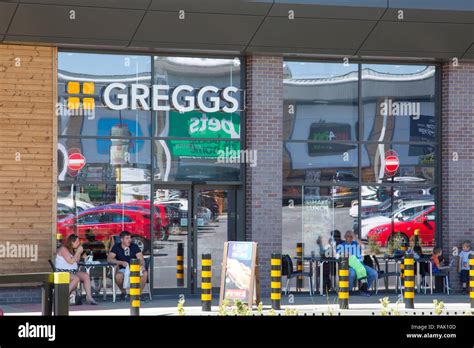 Retail Shopfront Fotografías E Imágenes De Alta Resolución Alamy