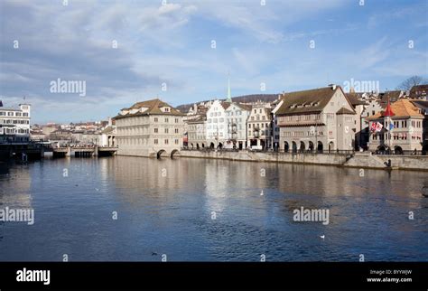 Limmat River Old Town Houses Z Rich Switzerland Stock Photo Alamy