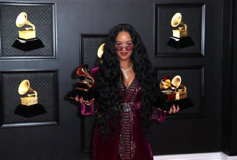 Best looks from the 2021 Grammy Awards