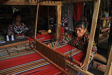 T'boli Weaving in T'boli, South Cotabato | Ehek Lemsnolon Co… | Flickr