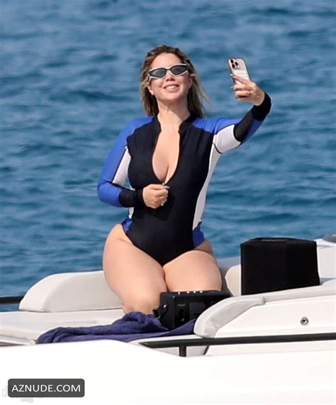 Wanda Nara Sexy And Nude Spotted Showing Off Her Hot Boobs On A Boat At Formentera Island In