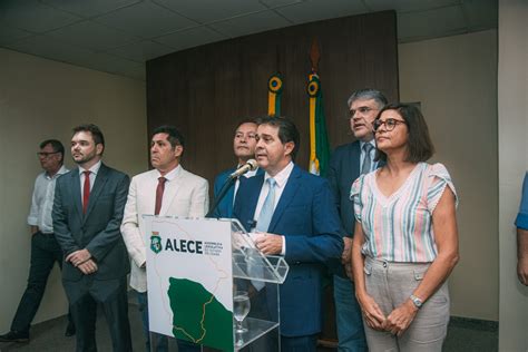 Evandro Leitão lança projeto Vem pra Alece no Salão Nobre da