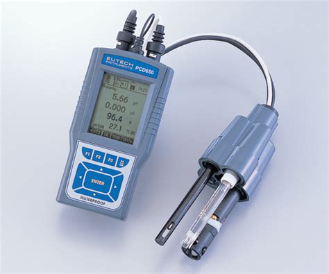 EUTECH Cyberscan PCD650 Set Portable PH And Conductivity Meter