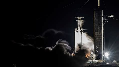 Foguete Falcon Heavy Da Spacex Volta A Voar Após Três Anos Cnn Brasil