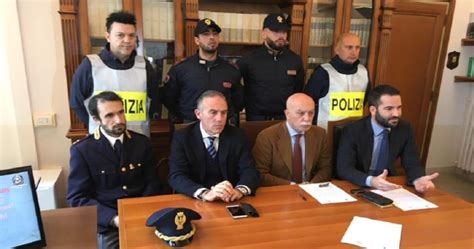 Cronaca Operazione White Rabbit Sgominato Clan Specializzato Nel