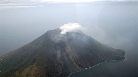 Vulkanausbruch Auf Stromboli Behörde Erhöht Alarmstufe Seebeben