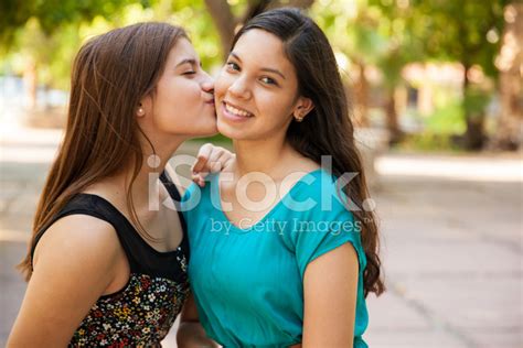 Teen Lesbian Kuvat Nere