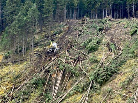 Modified Spider Provides Steep Slope Solution For Roadbuilding