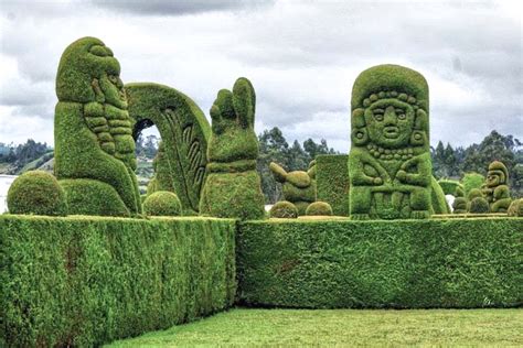 El Cementerio Topiario De Tulc N Ecuador Ruta