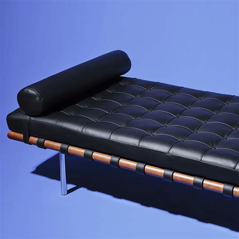 Barcelona Daybed Leather Replica – Glicks Furniture