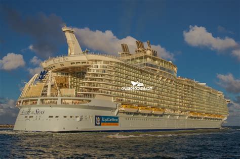 Allure of the Seas Pictures