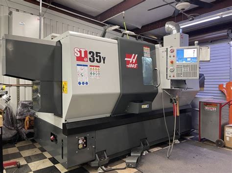 Haas CNC Control With 15 Color LCD Monitor 2400 Rpm ST 35Y 2 Axis