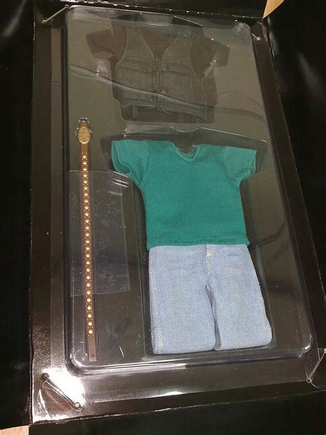 Desmond Collection Hot Toys Barney Ross In The Expendables Pt