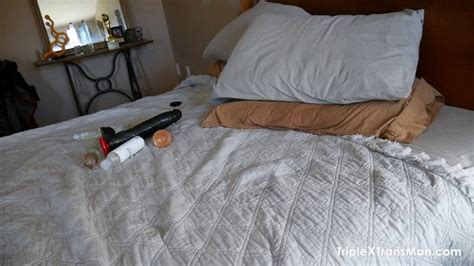 Solo Trans Dude Moans While Pleasuring His Pussy On The Bed Girls