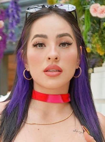 Karla Bustillos Wiki Biography Age Net Worth Popular Youtuber