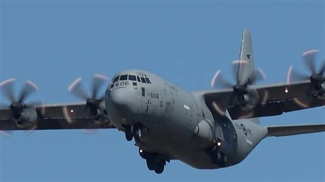 Lockheed CC130J Hercules Royal Canada Air Force RCAF Lądowanie landing