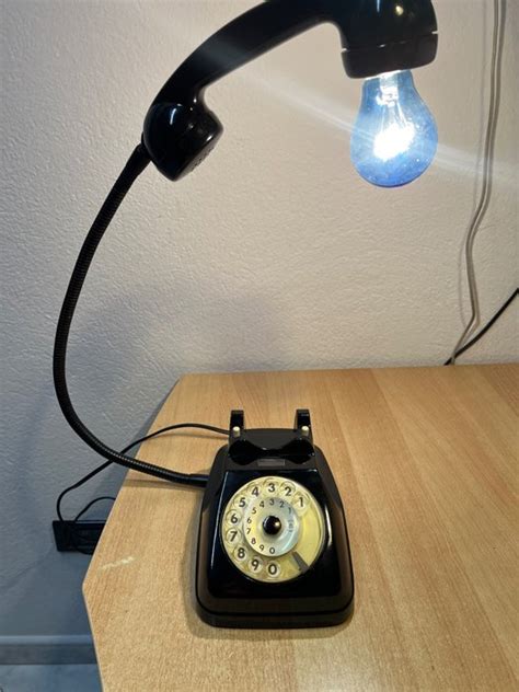 T L Phone Analogique T L Phone Ann Es Transform En Lampe Pvc Et