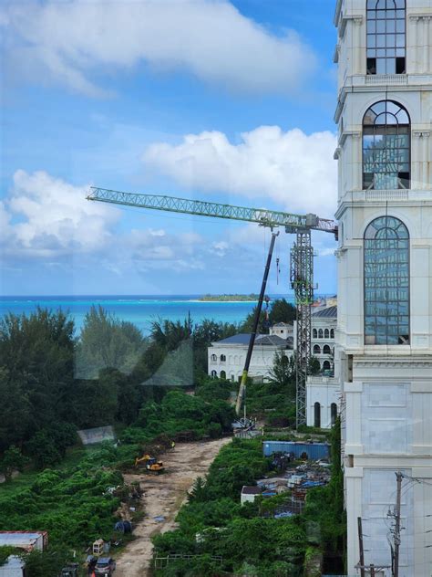 Saipan casino begins dismantling aging tower cranes - KUAM.com- KUAM