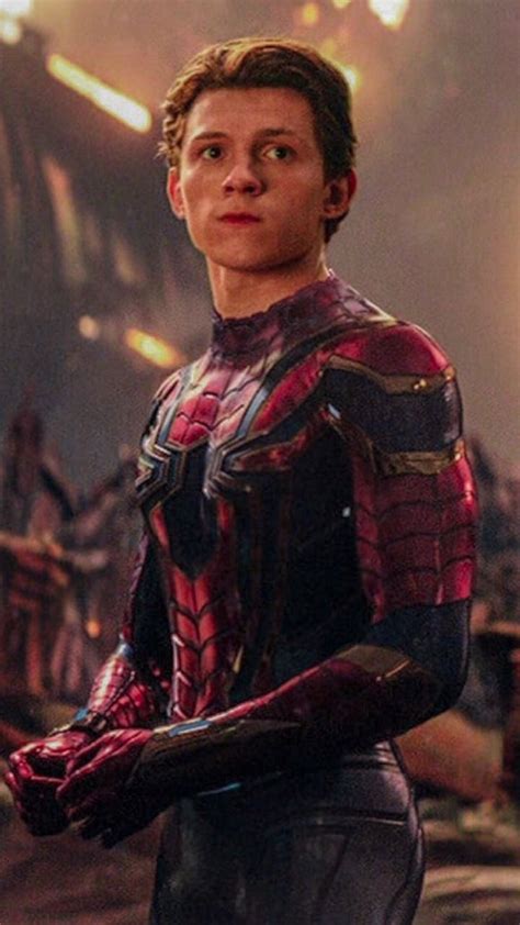 Pin By Oviya Vendan On L O C K S C R E E N Tom Holland Tom Holland