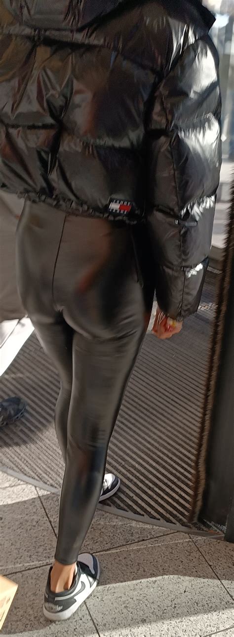 Perfekt German Ass In Shiny Leather Leggings Spandex Leggings Yoga Pants Forum