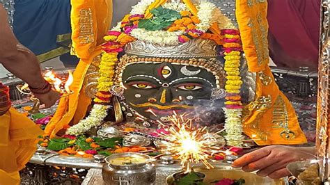 Mahakaleshwar Temple में दीपावली पर्व शुरू फुलझड़ी जलाकर की महाकाल की