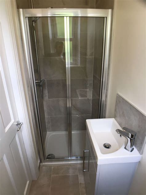 Small En Suite Conversion Barwick Uk Bathroom Guru Small Bathroom