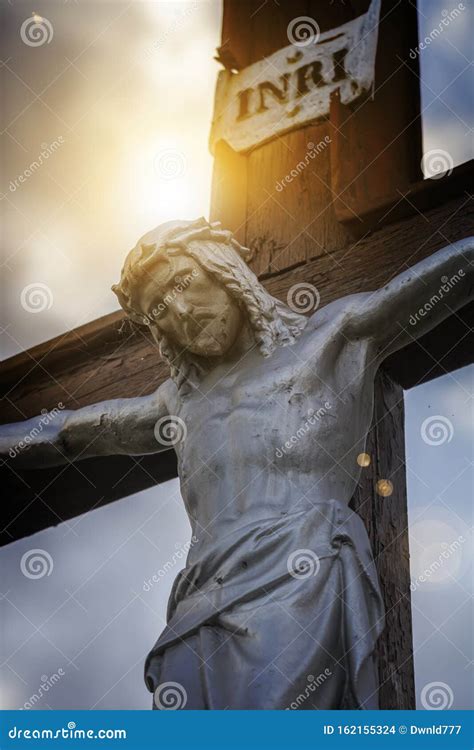 Het Beeld Van Jezus Christus Op Het Kruis Stock Foto Image Of Lichaam