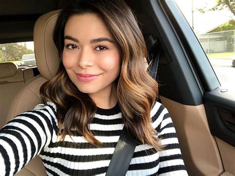 Miranda Cosgrove Wiki Age Boyfriend Biography Facts And More Namesbiography