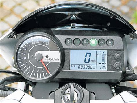 Preiswertestes Bike der Mittelklasse Hyosung GT i Naked für Euro