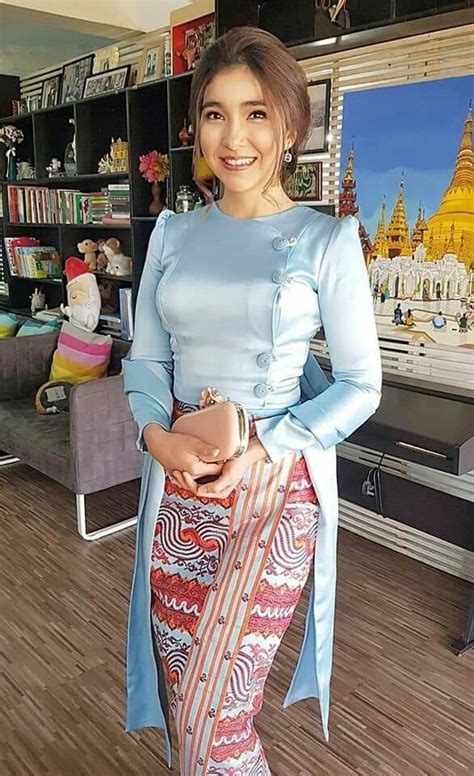 Pin By Cho Cho Win On Mm Design Myanmar Dress Design Traditional Dresses Designs Myanmar