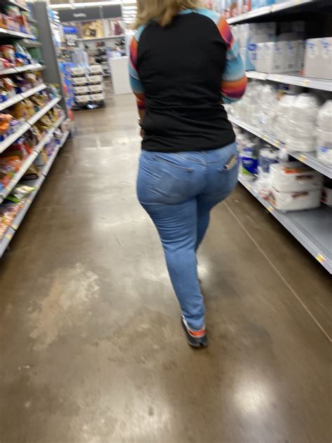 Big Booty Latina At Walmart I Have The Video But It Won’t Let Me Upload It Booty Forum