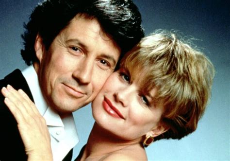 Hot Sexy Mary Beth Evans Bikini Pics