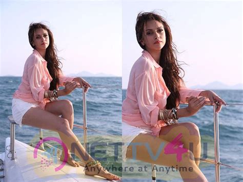 Actress Aditi Rao Hydari Hot Sexy Images Galleries HD Images