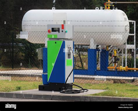 Compact Lpg Filling Station For Filling Liquefied Gas Into The Vehicle