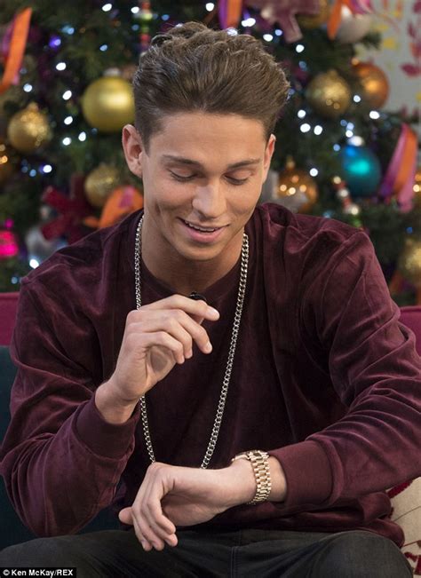 Joey Essex Shows Off His Time Telling Skills On This Morning Daily Mail Online