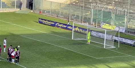 Serie C Il Messina Pareggia Contro Il Taranto E Va Ai Playout